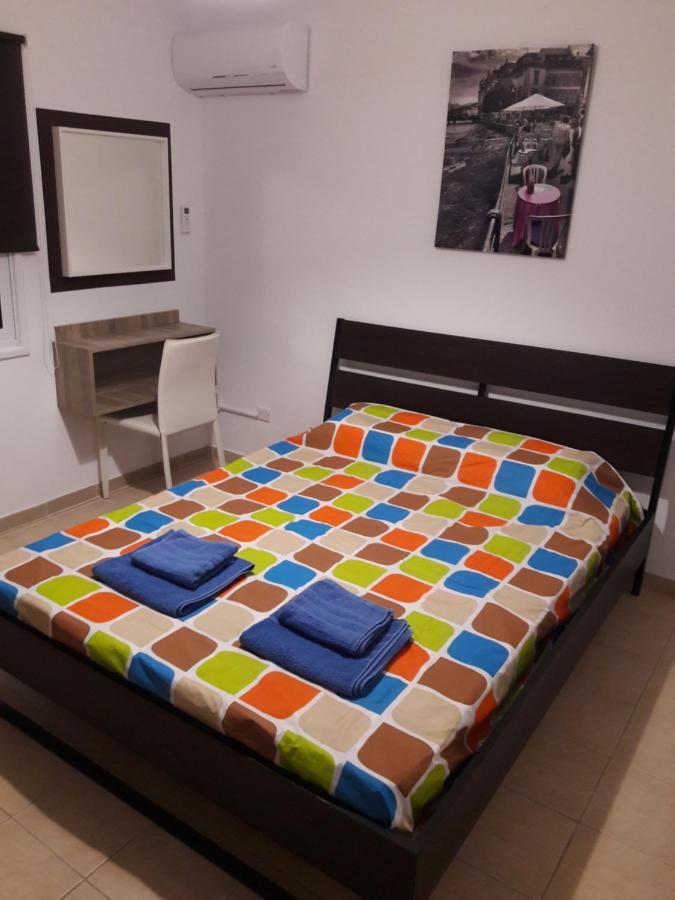 Holiday Home Larnaca Luaran gambar